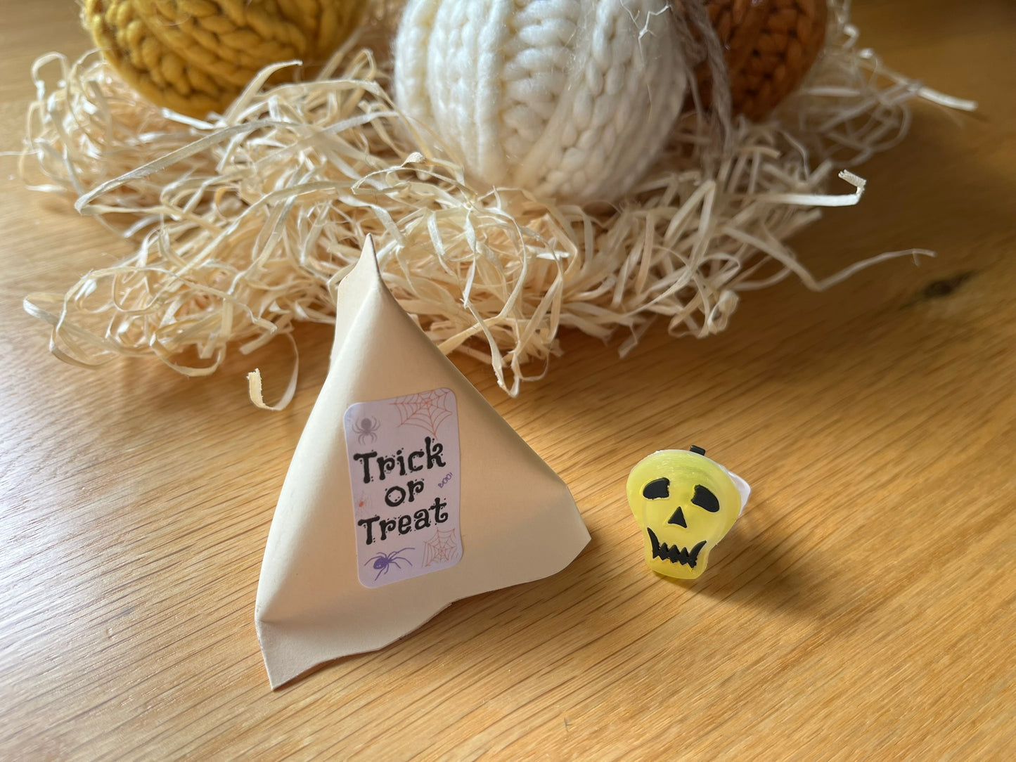 5 x Trick or Treat Halloween Rings