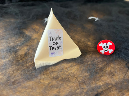 5 x Trick or Treat Halloween Rings